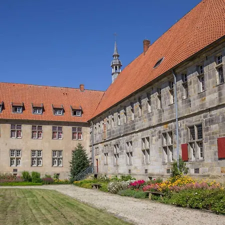 Lee - Prázdninový dům